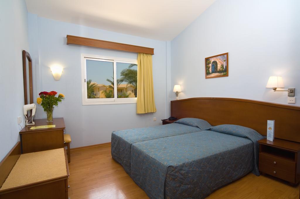 Tasia Maris Gardens Agia Napa Quarto foto